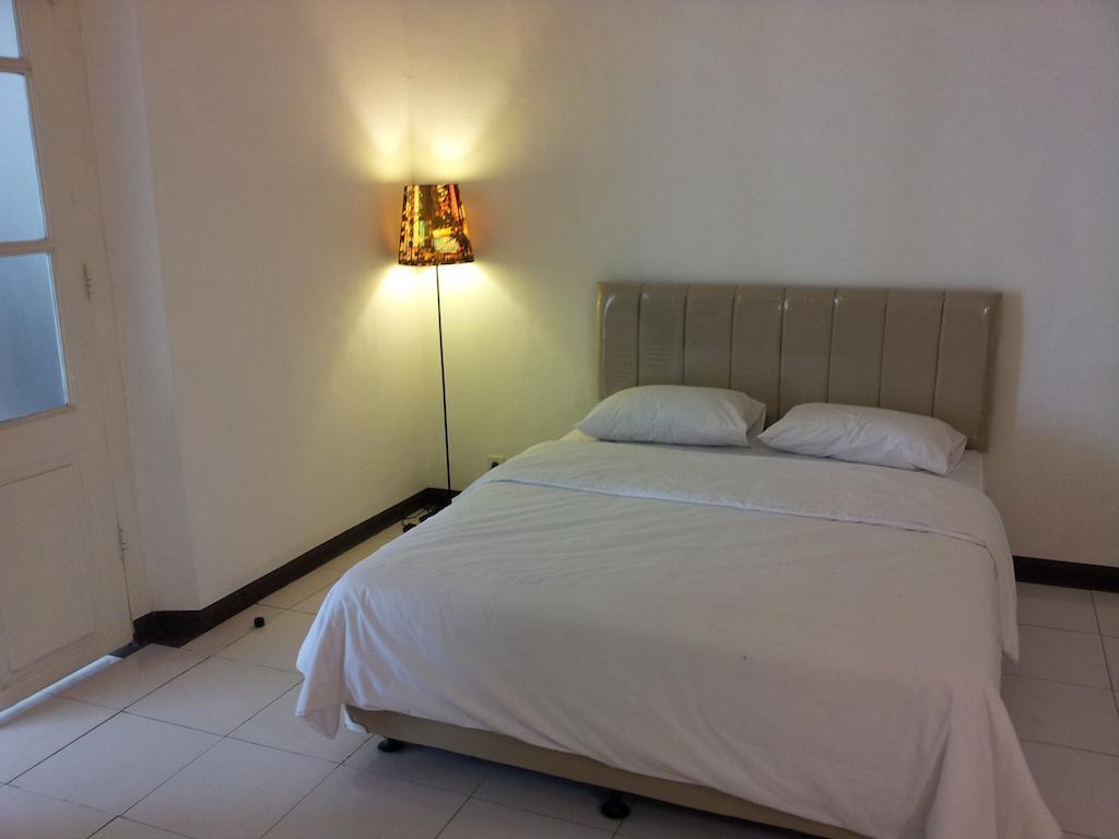 Loxy Inn สุราบายา ภายนอก รูปภาพ